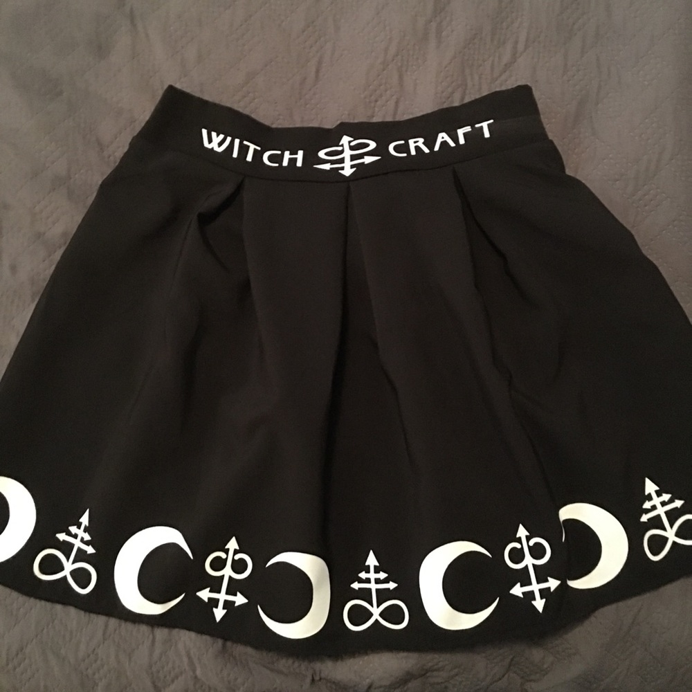 🆕 Cute Witchy Skirt with Symbols 🌙